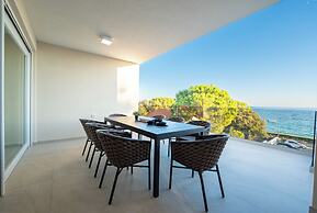 Bumblebee apartments & rooms with pool