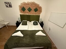 Affordable 2BR Apt 10 Min to Westbahnhof