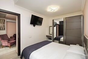 Apartment by Luxe Group SN100