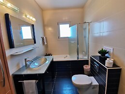 Orchard Blossom Private Villa With Pool