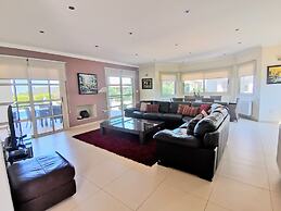 Orchard Blossom Private Villa With Pool