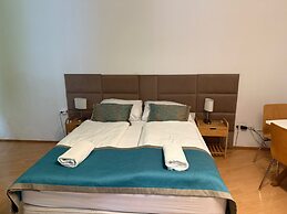Cozy 3BR Apt Vienna City Center