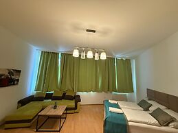 Cozy 3BR Apt Vienna City Center
