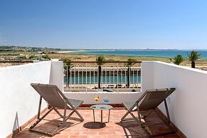 Água Hotels Lagos Bay