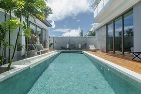 Teak 5BR Pool Villa Bang Tao + Airport Shuttle