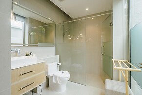 Teak 5BR Pool Villa Bang Tao + Airport Shuttle
