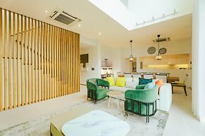 Teak 5BR Pool Villa Bang Tao + Airport Shuttle