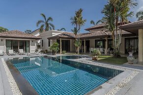 Luxury 3BR Villa 5 Private Pool, Gym & Jacuzzi