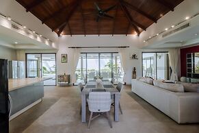 Luxury 3BR Villa 5 Private Pool, Gym & Jacuzzi