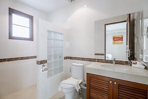 Luxury 3BR Villa 5 Private Pool, Gym & Jacuzzi