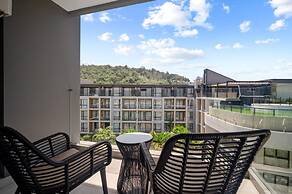 Pool View 1412 Elegant Wyndham Condo