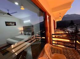 Hotel beas river retreat