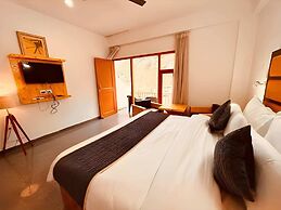 Hotel beas river retreat