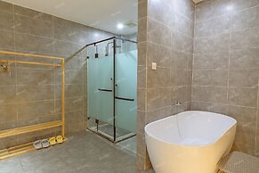 Room-heinemann Hotel Courtyard or Terrac