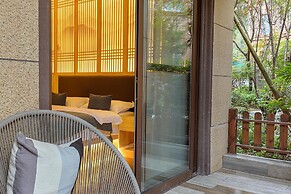 Room-heinemann Hotel Courtyard or Terrac