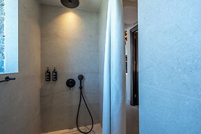 Volta Seaside Hotel