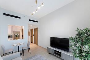 Elegant 1BR Stay in Binghatti Heights