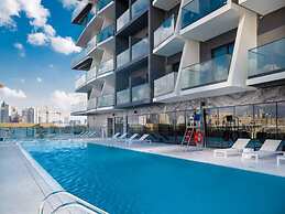 Elegant 1BR Stay in Binghatti Heights