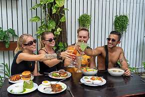 Mad Monkey Kampot