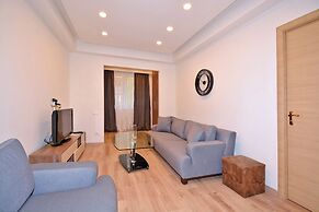 Apartment by Luxe Group PU383