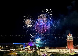 Atermis Regency Hillside Phu Quoc - Sea & Fireworks View