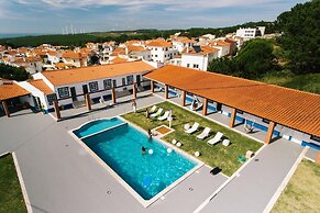 Zulla Nazaré Surf Village