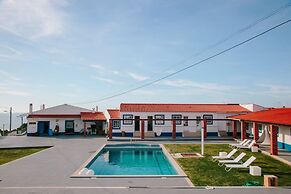 Zulla Nazaré Surf Village