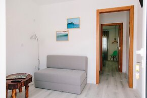 Zulla Nazaré Surf Village