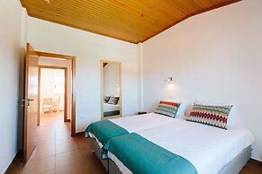 Zulla Nazaré Surf Village