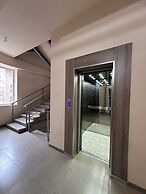 Apartment by Luxe Group PU514