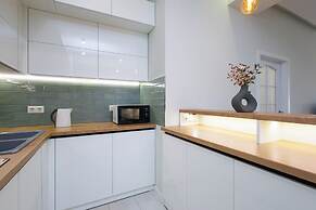 Apartment by Luxe Group PU514