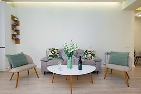 Apartment by Luxe Group PU514