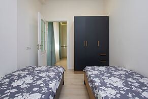 Apartment by Luxe Group PU514