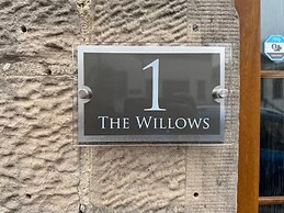 1 Bed Flat - Sleeps 2 - Parking - Wifi