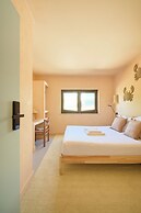 Wander Surf House