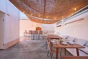 Wander Surf House