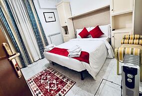HOTEL HENRY