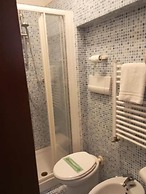 HOTEL HENRY
