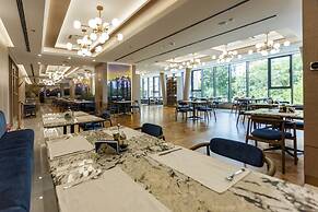 East Plaza Hotel