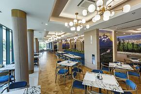 East Plaza Hotel