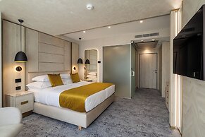 East Plaza Hotel