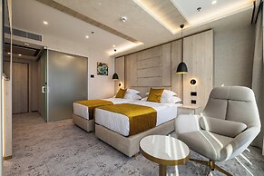 East Plaza Hotel