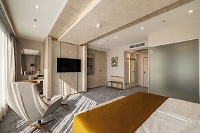 East Plaza Hotel