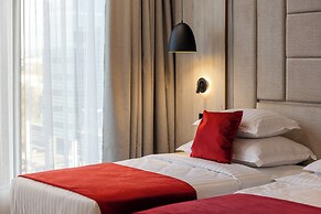 East Plaza Hotel