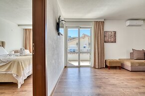 Aqua Lounge Aparthotel Ulcinj