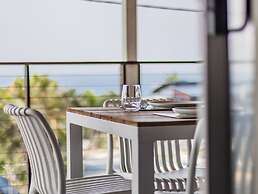 Humpback Villa
