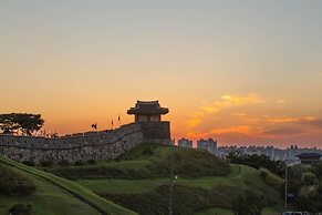 From H Amoremio The Classic Suwon