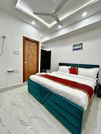 Roomshala Hotel J JOy