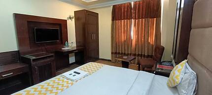 Roomshala Hotel J JOy