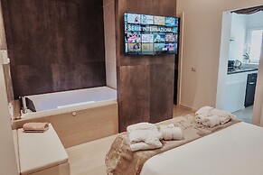 18zero2 Luxury Rooms
